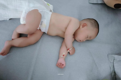 黄南三个月宝宝抬头不稳 黄南三个月宝宝抬头不稳